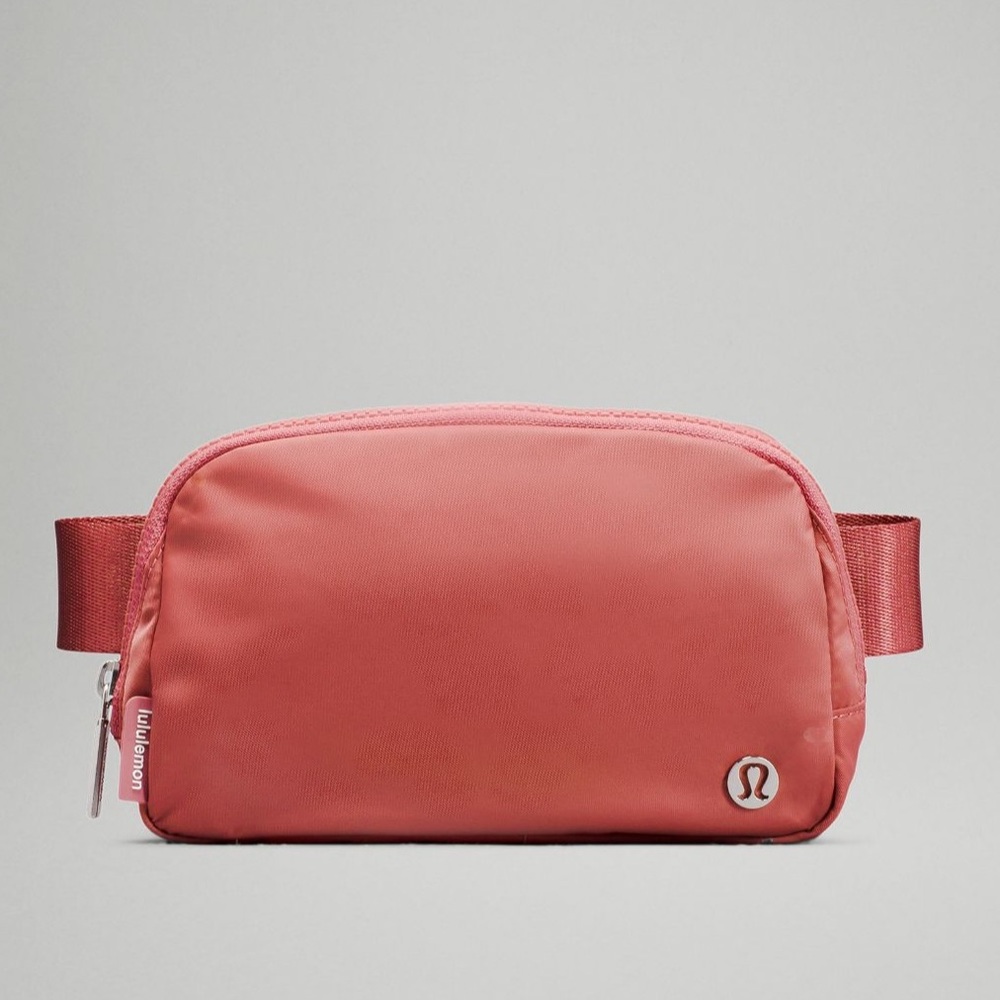 Lululemon Everywhere Belt Bag - Brier Rose - NWT ♥️